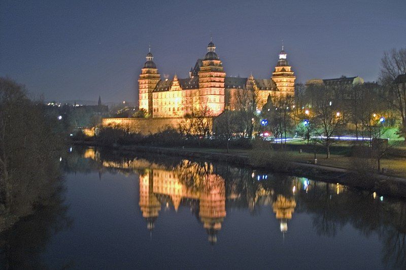 File:Aschaffenburg Schloss 2005-12-10a.jpg