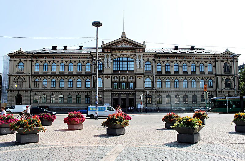 File:Ateneum Helsinki.jpg