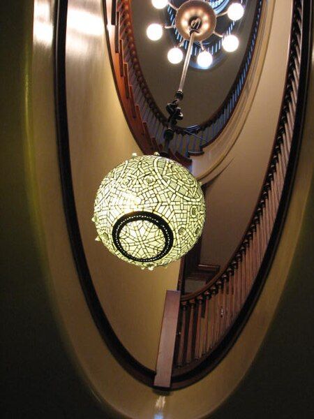 File:Ayer Tiffany centerStairLight.jpg