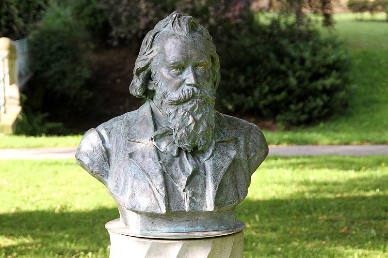 File:Baden-Baden-Lichtentaler Allee-Johannes Brahms-16-gje.jpg