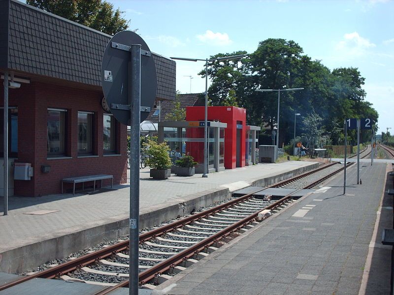 File:Bahnhof Epe.jpg