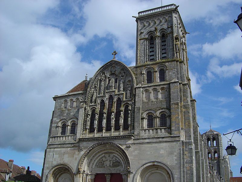 File:Basilique à Vézelay.jpg