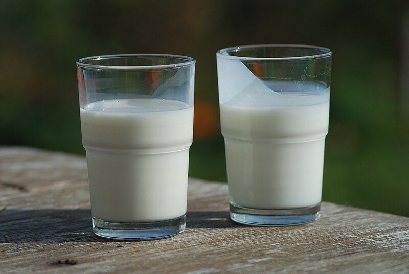 File:Buttermilk-(right)-and-Milk-(left).jpg