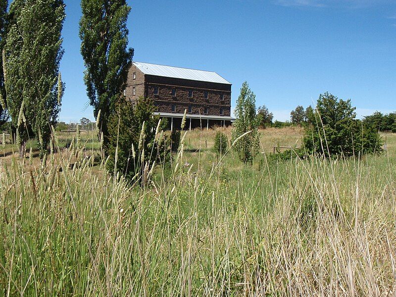 File:Degraves Mill, Kyneton.JPG