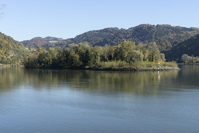 File:Donauinsel Wörth 2.jpg