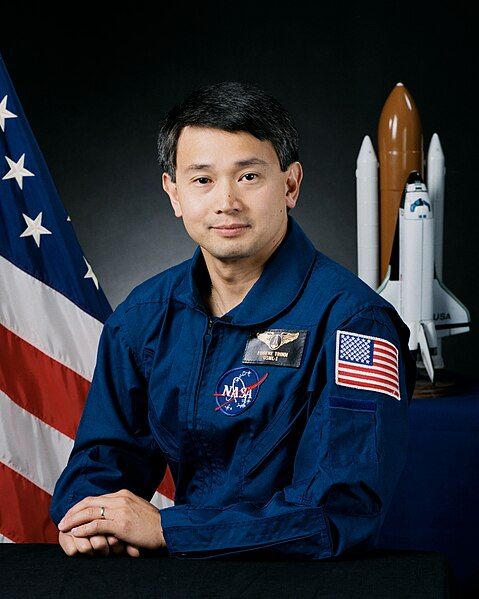 File:Gene Trinh (29028720973).jpg