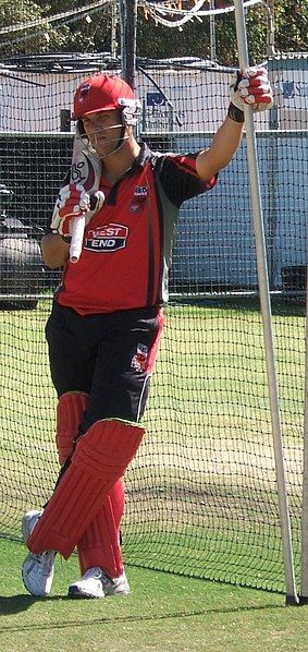 File:Graham Manou batting.jpg