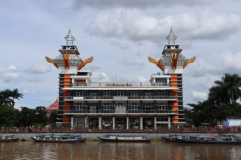 File:Menara Pandang Banjarmasin.JPG