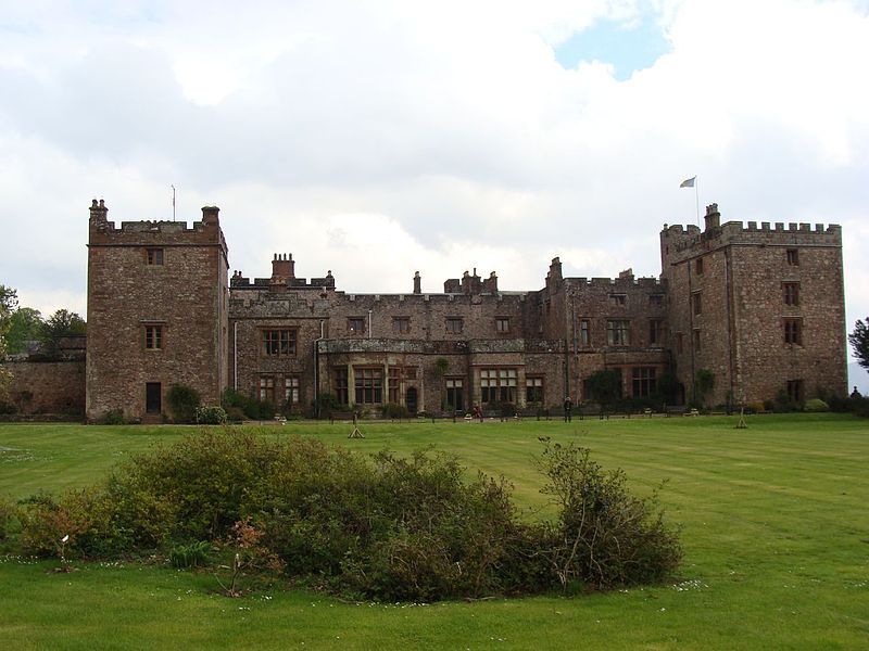 File:Muncaster Castle, 2009.jpg