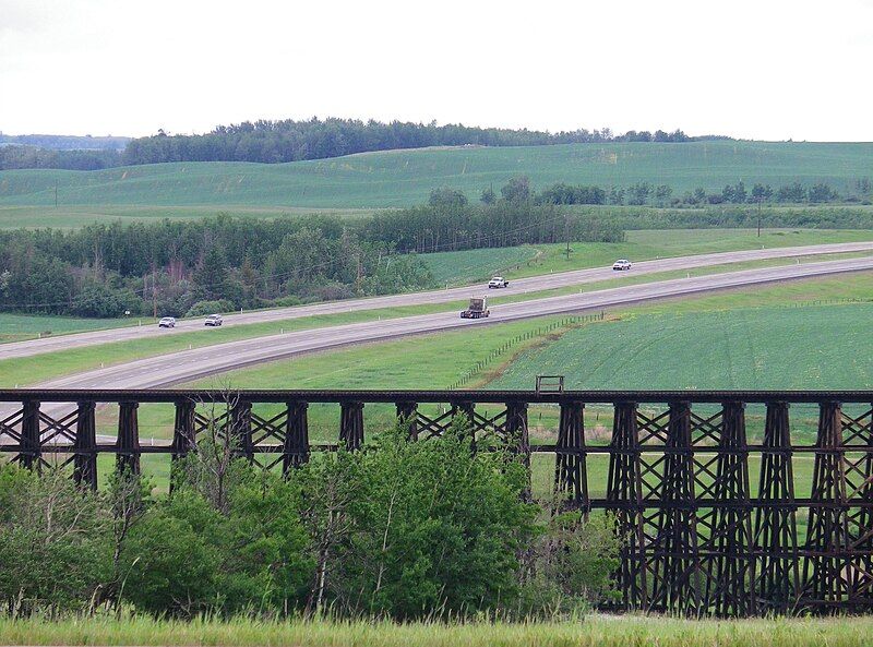 File:Old-Railroad-Bridge-near-Sangudo-(AB)-and-Highway-43.jpg