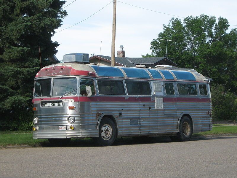 File:Old Bus (3658175083).jpg