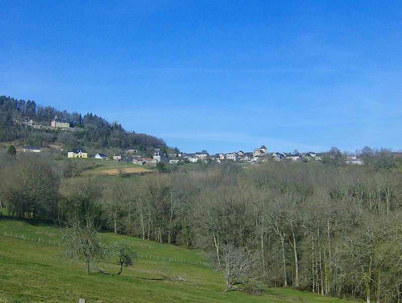 File:Perpezac blanc village.JPG