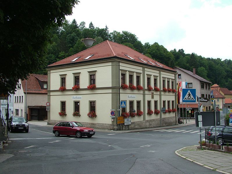 File:Pottenstein Bayern Rathaus.jpg