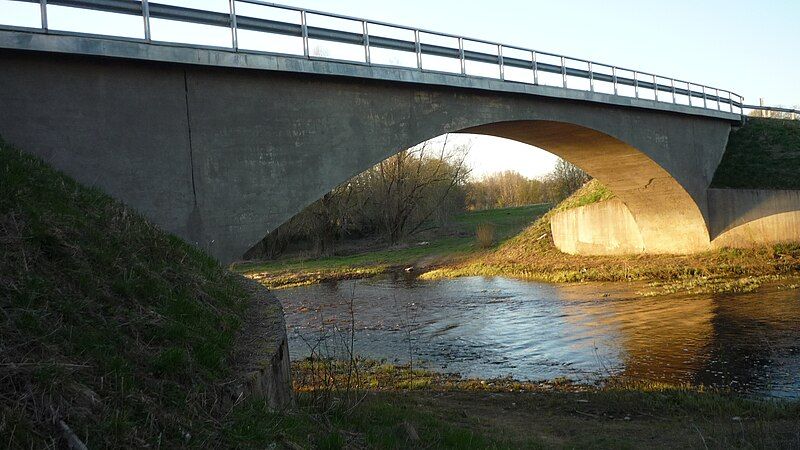 File:Rumba bridge 30Apr2009.jpg