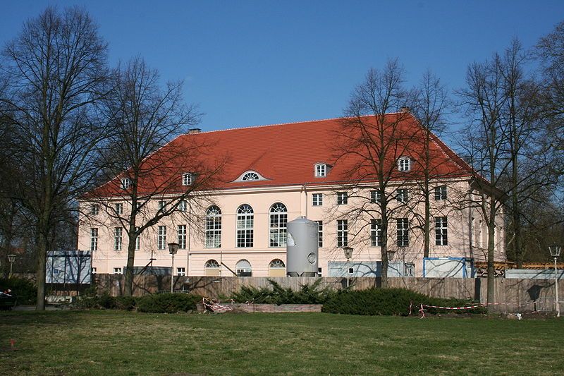 File:Schloss Schönhausen1.jpg