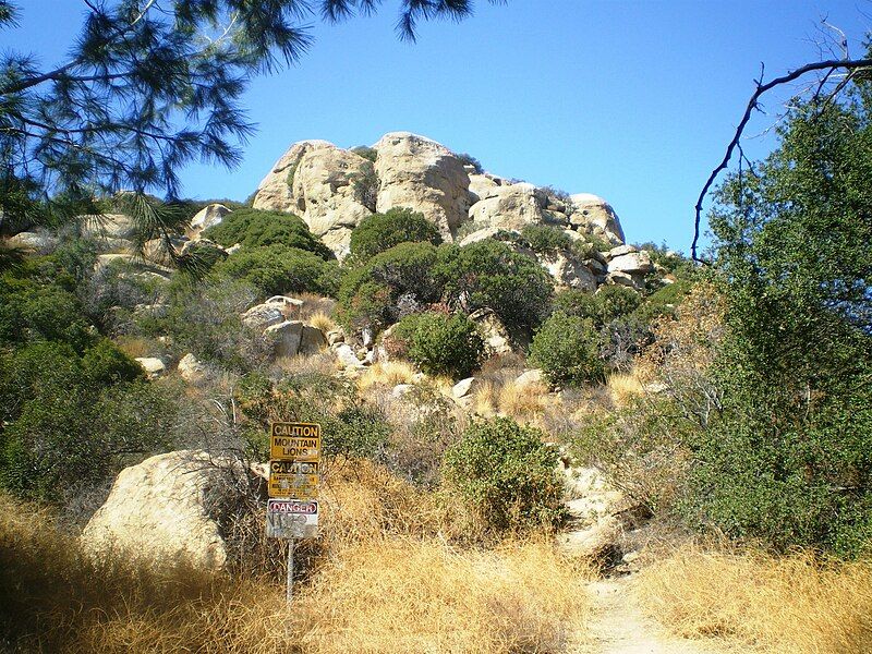 File:Stoney Point Outcroppings.jpg