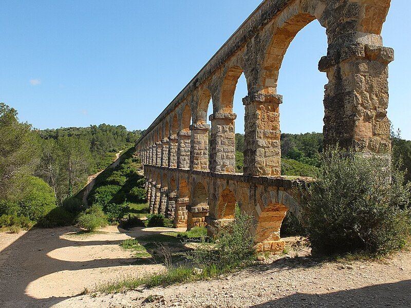 File:Tarragona aquaduct 02.jpg