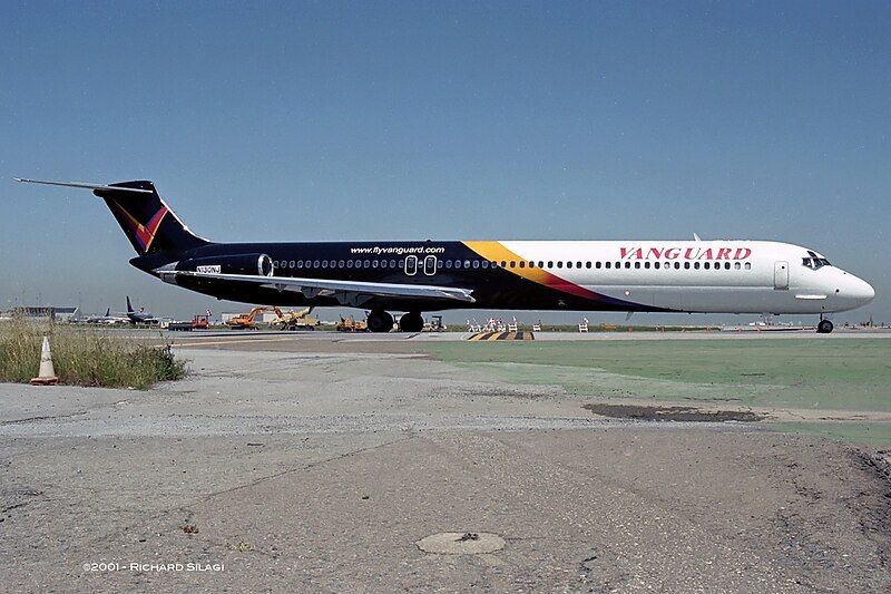 File:Vanguard-N130NJ-SFO-Apr2001.jpg