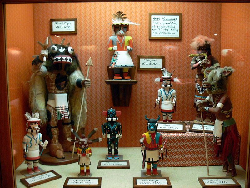 File:Woolaroc - Kachina-Puppen.jpg