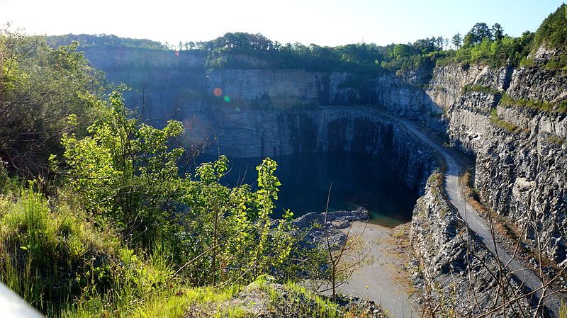 File:Bellwood Quarry.JPG