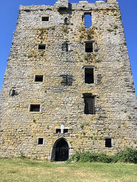 File:Carrigahold Castle profile.jpg