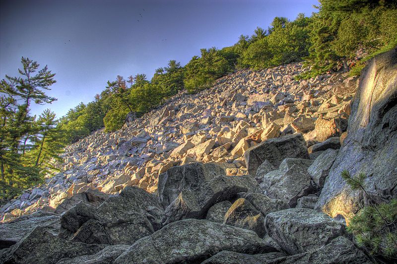 File:Devils Lake Boulders.jpg