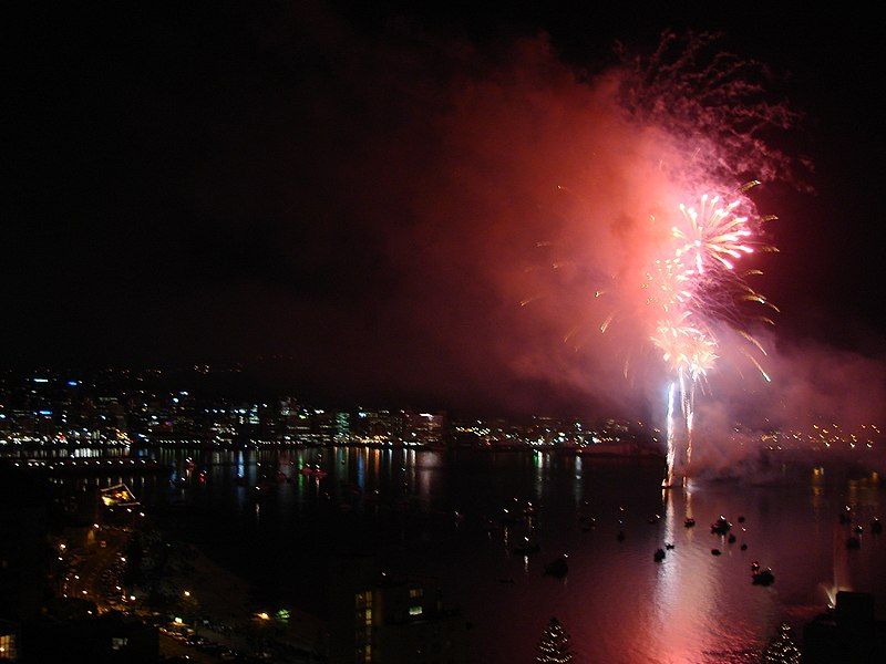 File:FireworksOrientalBay.jpg