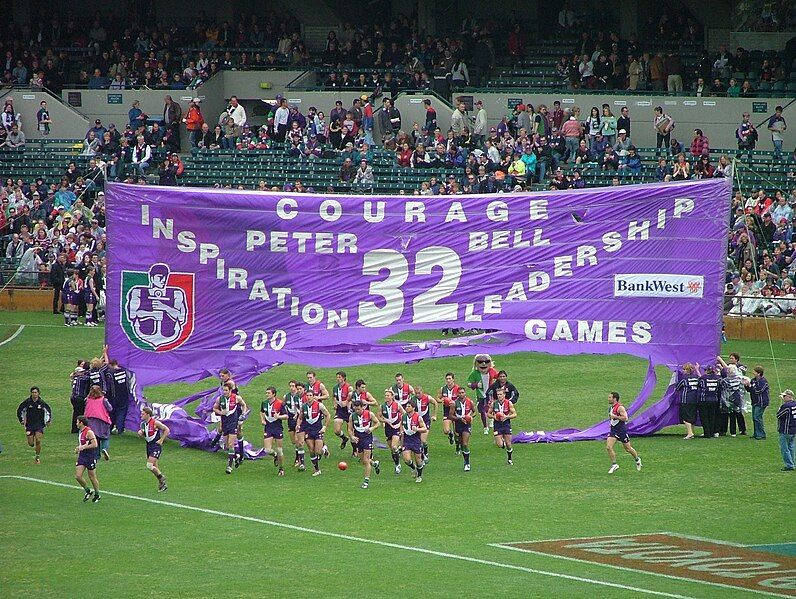 File:Fremantle dockers.JPG