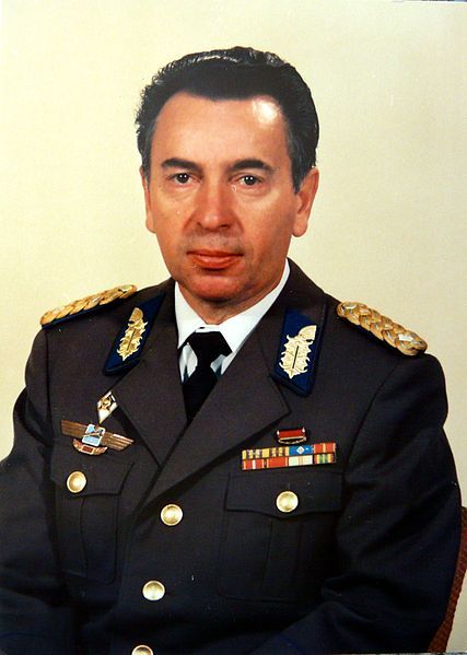 File:GenMaj-DrW-Thonke 1990.JPG