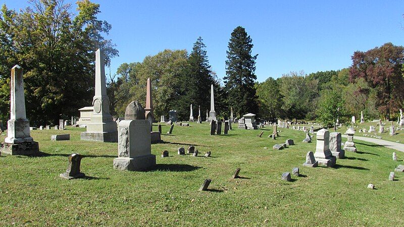 File:HillsboroCemetery11.JPG