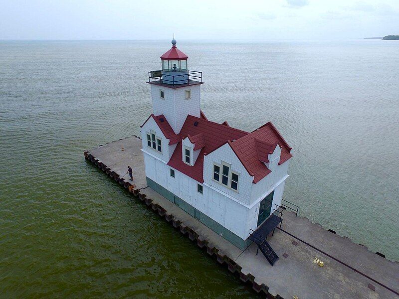 File:Kewaunee Lighthouse Drone.jpg