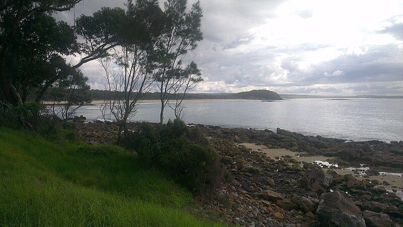 File:Narrawallee Beach.jpg