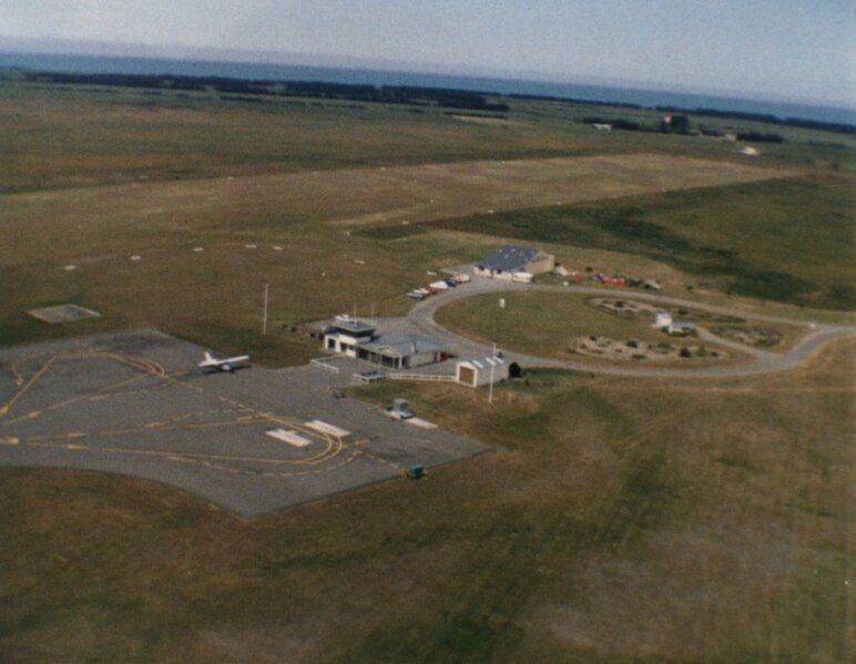 File:Oamaru Aerodrome 1989.jpg