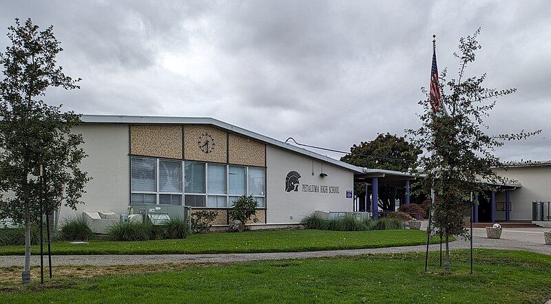 File:Petaluma High School.jpg