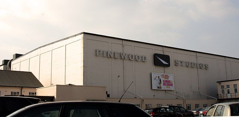 File:Pinewood Studios (3368241311).jpg