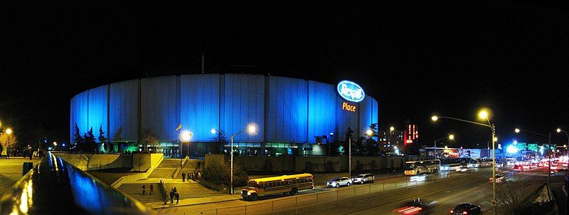 File:Rexall-Place-Night (c)FotoHeimoKramer.jpg