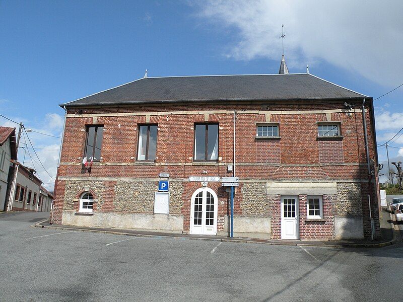 File:Valdampierre mairie 1.JPG