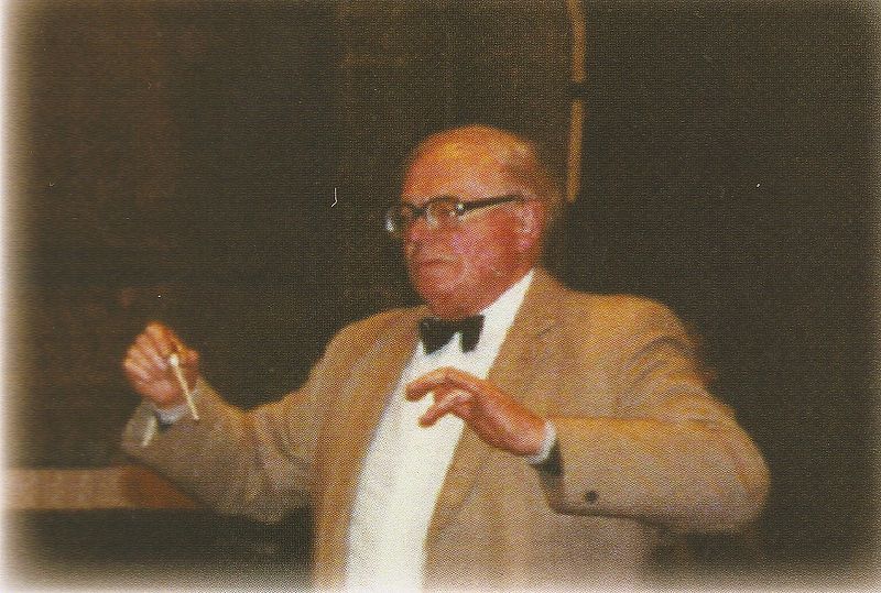 File:Wallace Ross Conducting.jpg