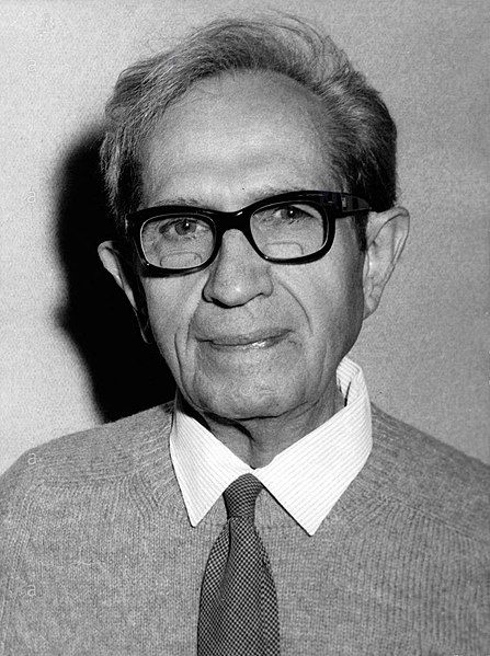 File:Albert Claude 1974.jpg