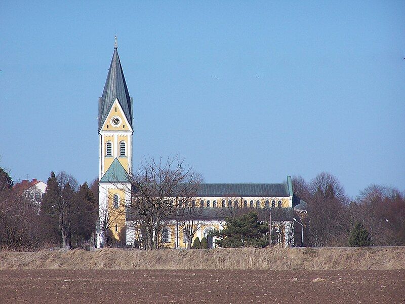 File:Bräknehoby kyrka.jpg