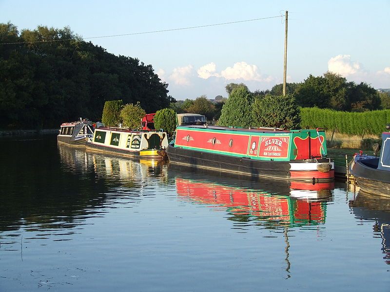 File:Canal higher poynton.JPG