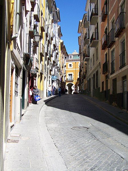 File:Cuenca-20080319-03-calle alfonso viii.jpg