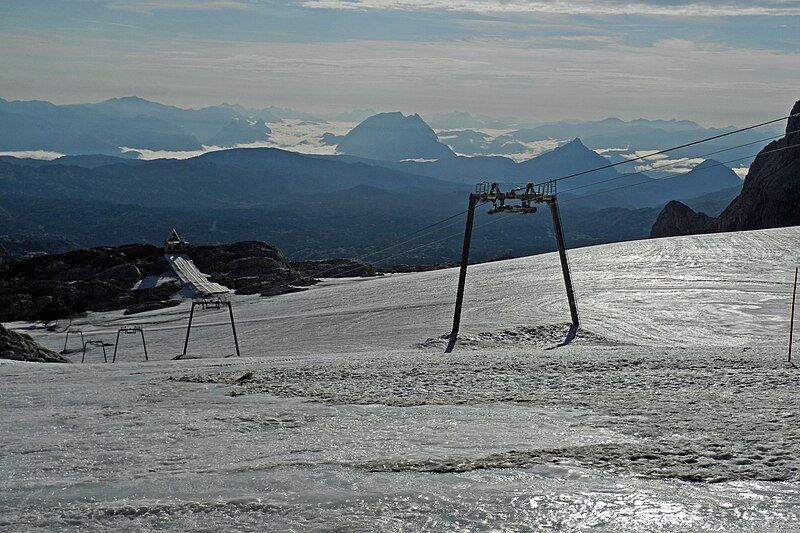 File:Dachstein-SchladmingerGletscher-1.jpg