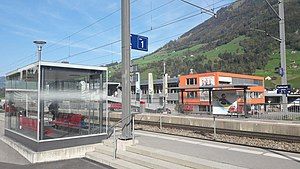 Enclosed shelter on platform