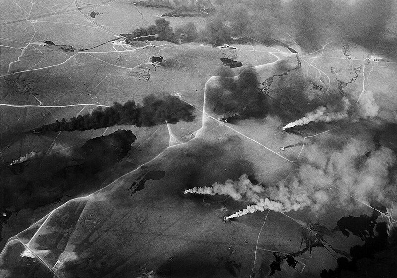 File:KuwaitiOilFires1.jpg