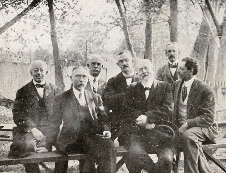 File:Malacologists 1914.png