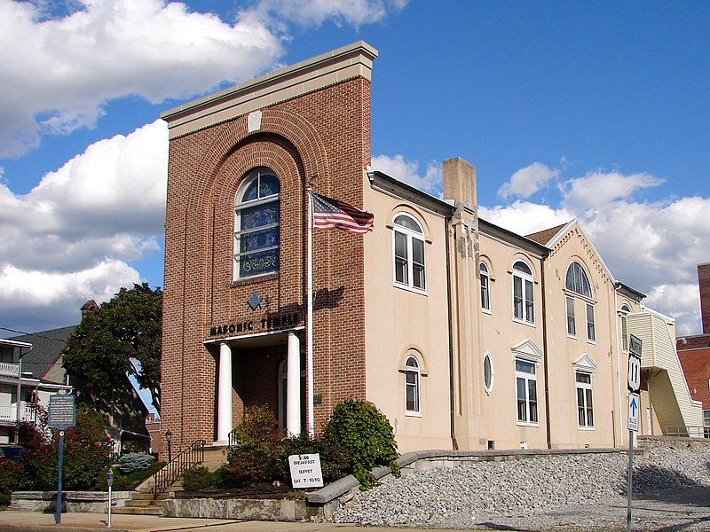 File:Masonic Temple Cburg.JPG