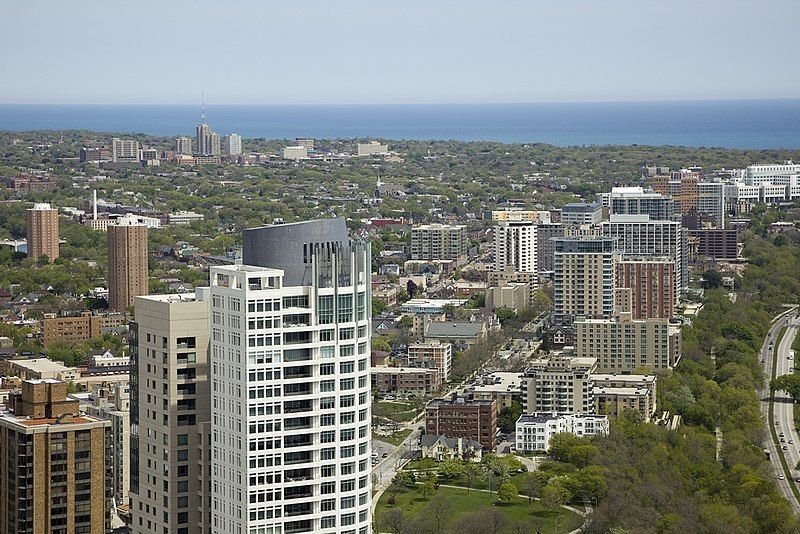 File:Milwaukee East Side.jpg