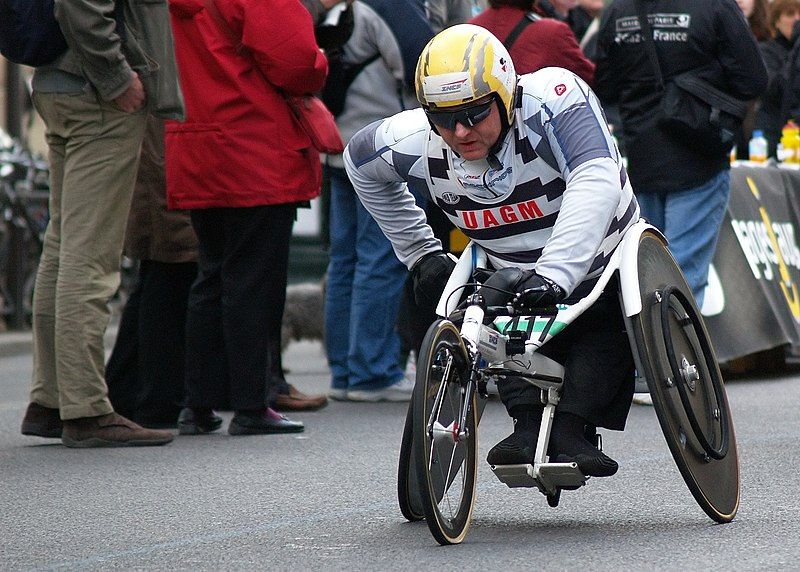 File:Paris Marathon 2006-Handbike.jpg