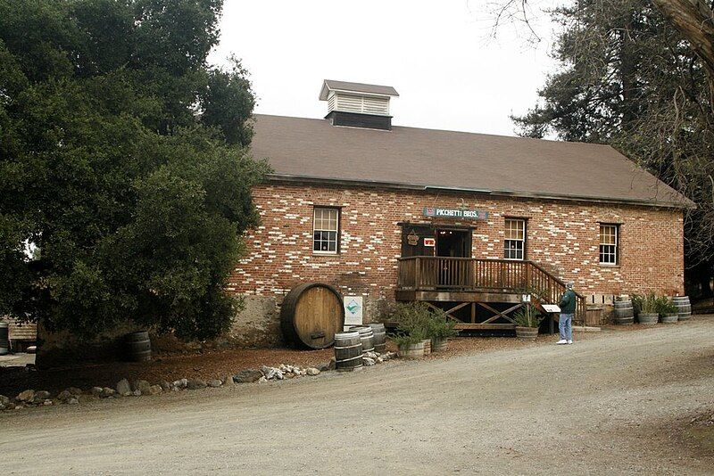 File:Picchetti Ranch winery.jpg